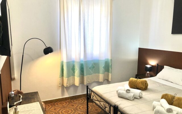 Bb Chic Room With Shared Bathroom in the City