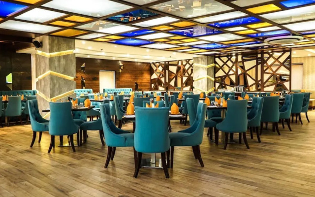 Hotel Saffron Crest