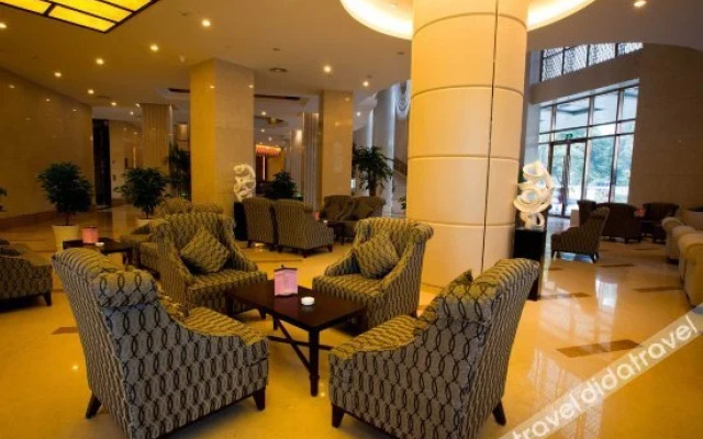 Yichang Guomao Hotel