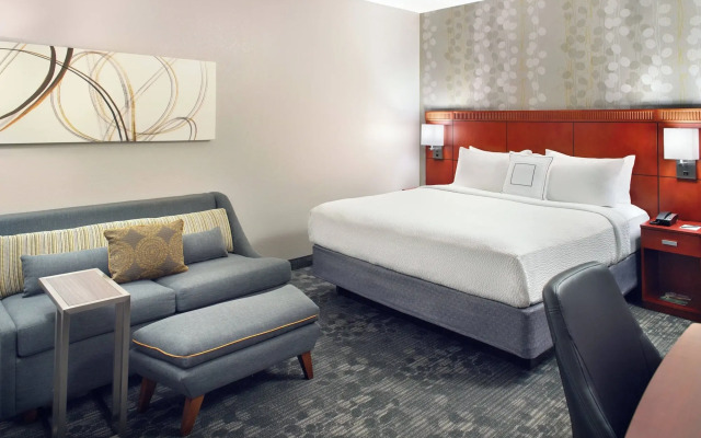 Courtyard by Marriott Raleigh/Cary