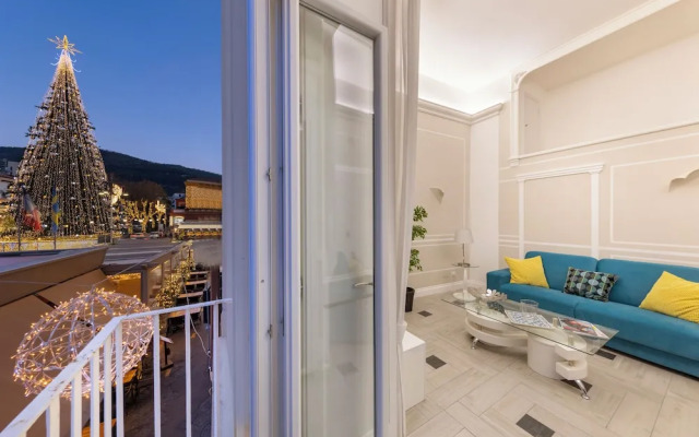 YourHome - Royal Blue Suite