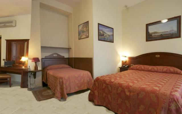 Pavone Hotel 