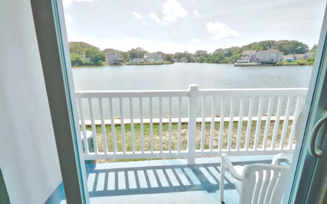 Seashire Inn & Suites