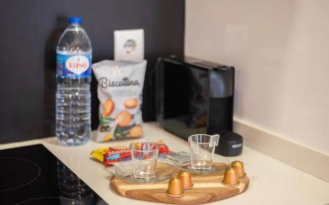 Tiles House, with A/C, Downtown Porto near Metro