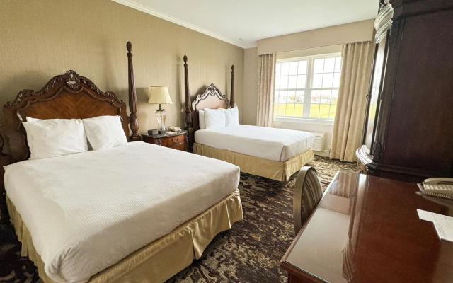 AmishView Inn and Suites