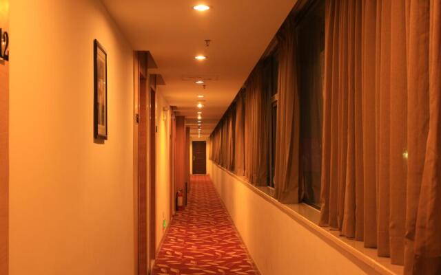 Nanning Hawks Holiday Hotel