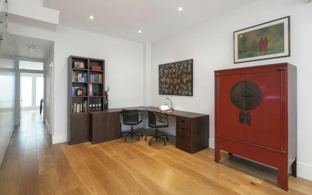 Winchendon Road by Onefinestay