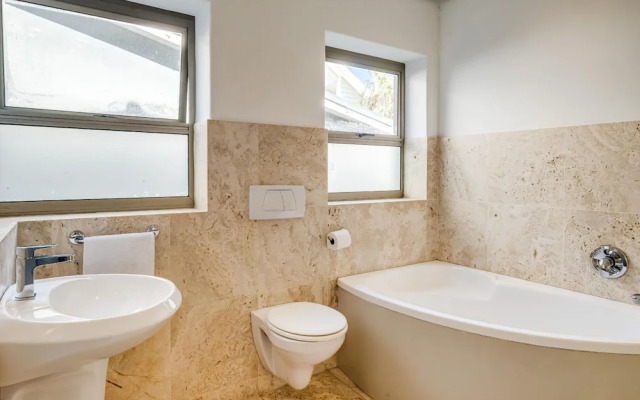 Ocean View Camps Bay 5bed Villa w Pool Valtameri