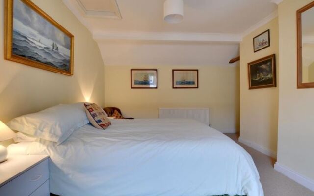 Holiday Home Cam Court