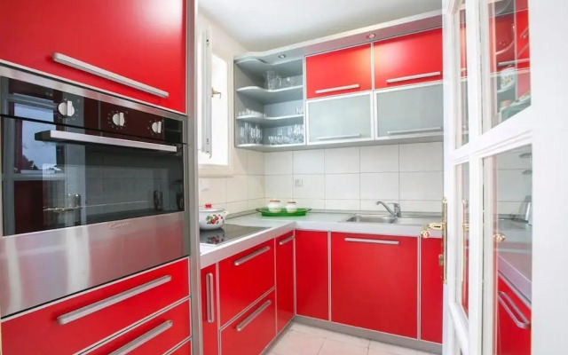 Sveti Stefan Beach Apartment