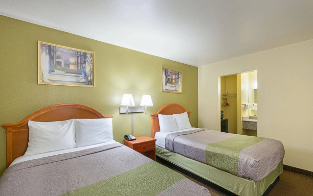 Motel 6 Livingston, TX