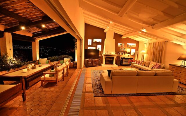 Villa with a Magic View of Saint Tropez