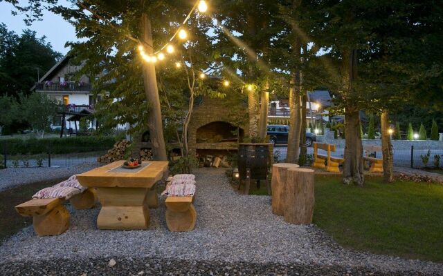 Plitvice Holiday Lodge