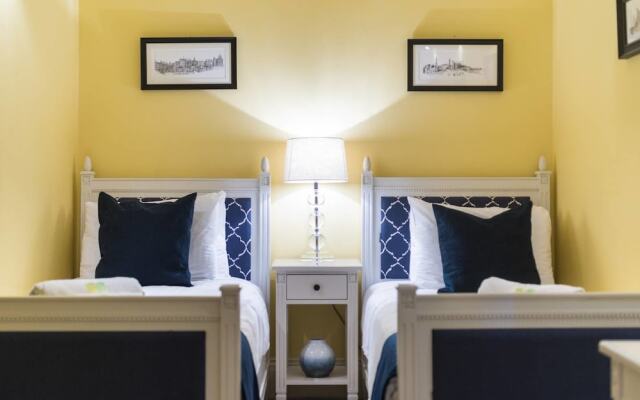 JOIVY Luxury Carlton Terrace Main Door Apartment