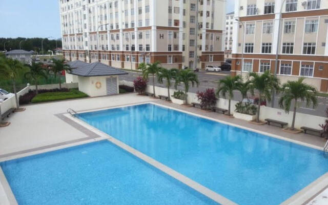 KK Holiday Suites Apartment