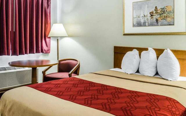 Econo Lodge Northeast