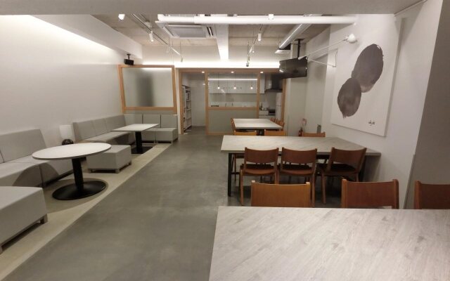 White Hostel shinsaibashi