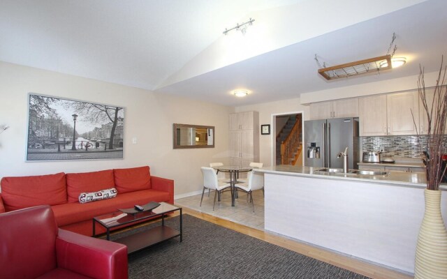 Pelicanstay in Churchill Meadows