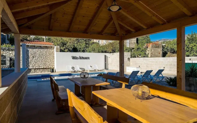 Residence & Pool Villa Schwarz Suites