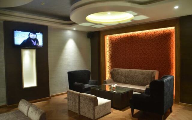 Ewington Hotel