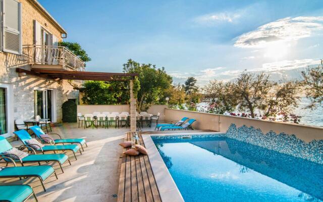 Magnificent Villa in Supetar With Swimming Pool