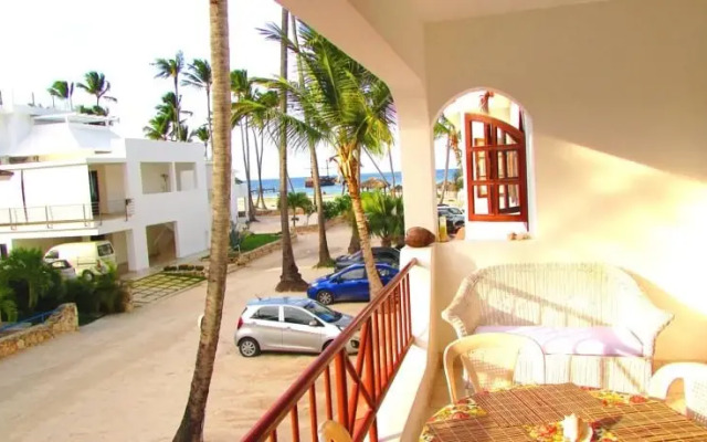 Los Corales Beach Apartments