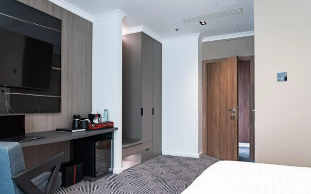 Sky Airport Hotel