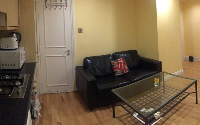 Collingham Place Apartment