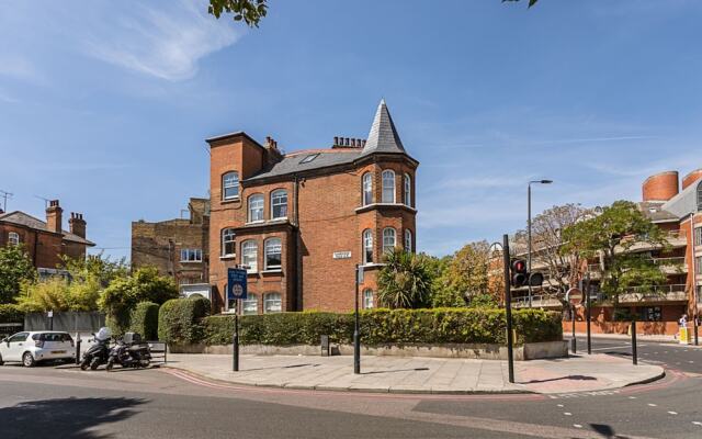 Park View Apartment in Battersea
