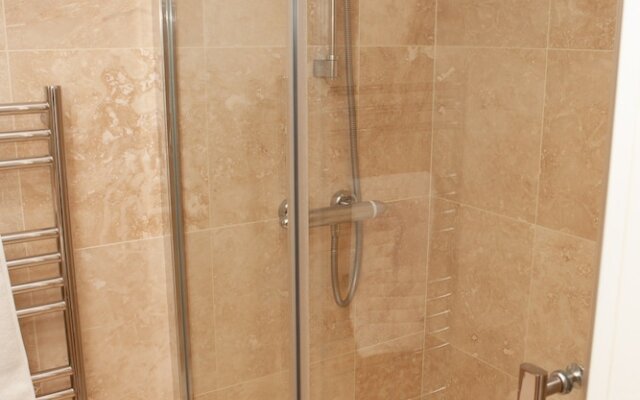 1 Bedroom Apartment With Views in Bath