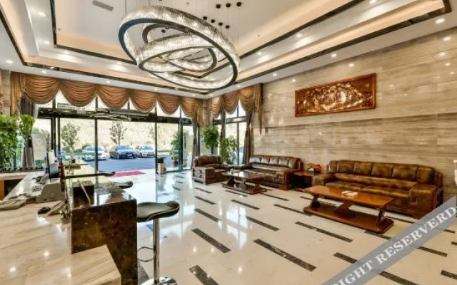 Zhongqian Hualv Hotel
