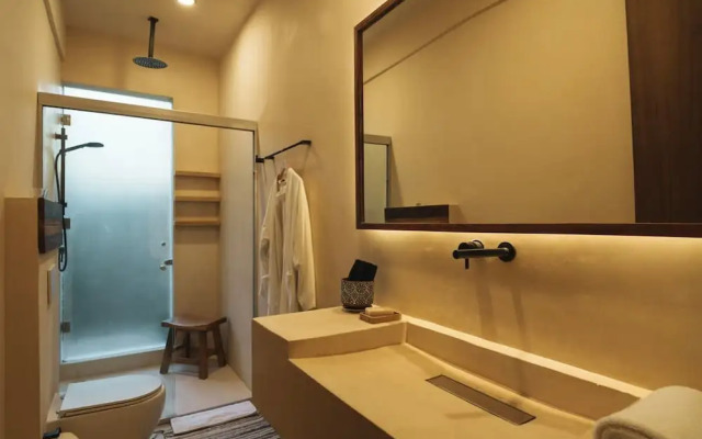 Luxury Jungle Retreat Sleeps 10 Rooftop Pool