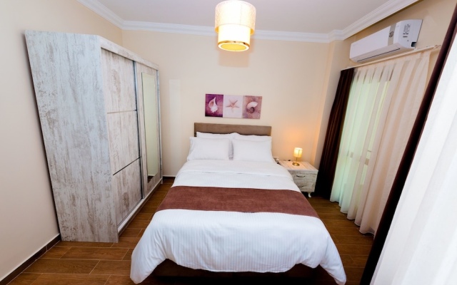 12 Rooms Boutique Hotel