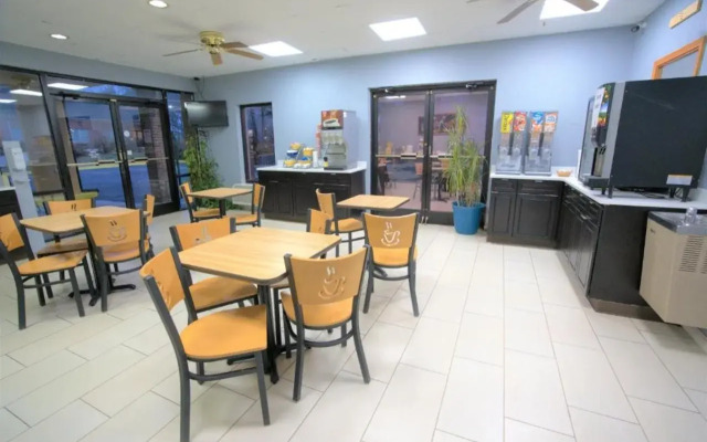 Columbus Inn and Suites