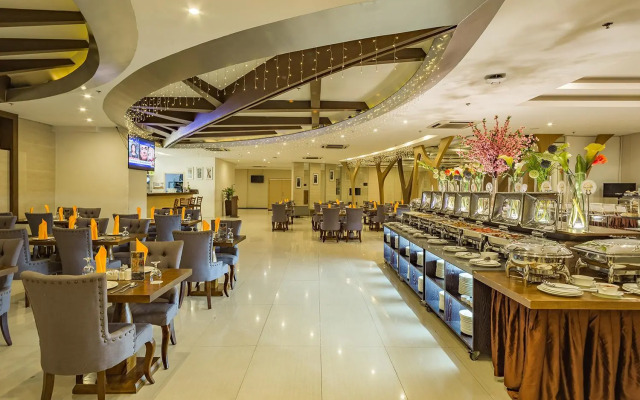 Golden Phoenix Hotel - Manila