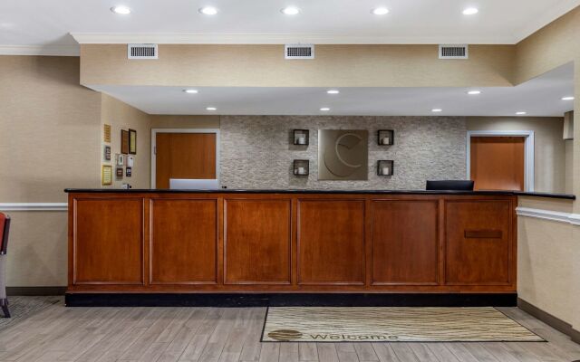 Comfort Inn & Suites