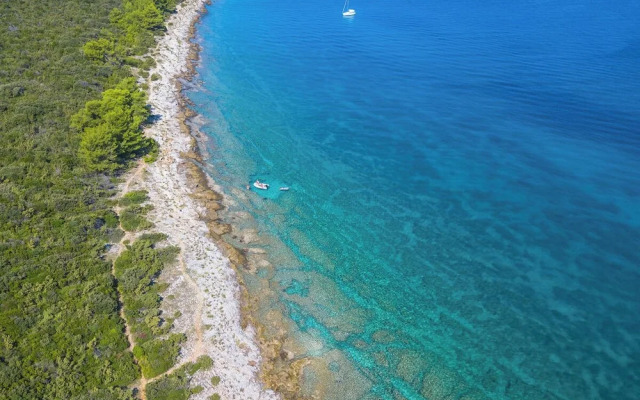 Room-caravan Near the sea 4