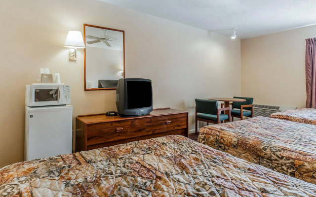 Quality Inn & Suites Salina National Forest Area