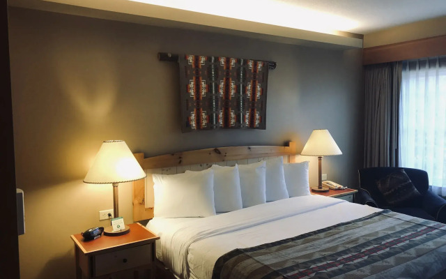 Heathman Lodge