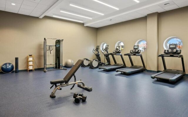 Hotel Indigo Everett - Waterfront Place by IHG