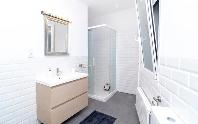 Smiling Apartment Near Puerta del Sol by Batuecas