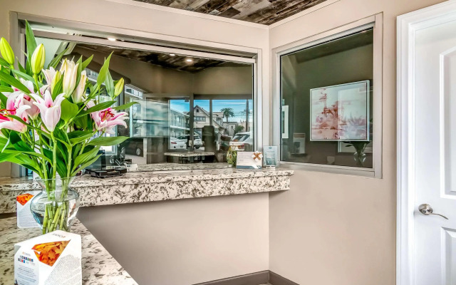 Inn at 50 at Long Beach Convention Center