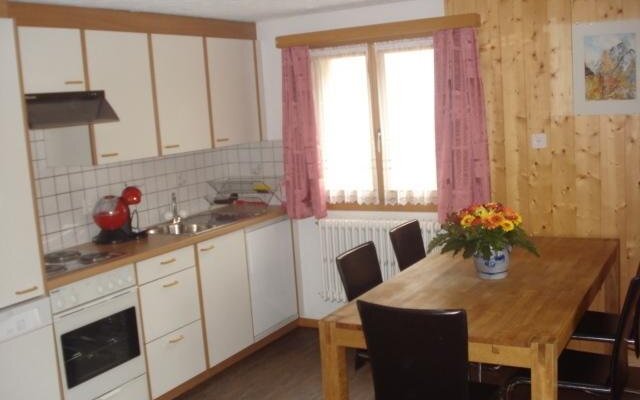 Chalet Petunia