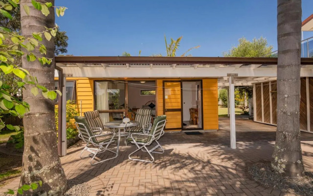 The Olive Grove Retreat - Matarangi Holiday Unit