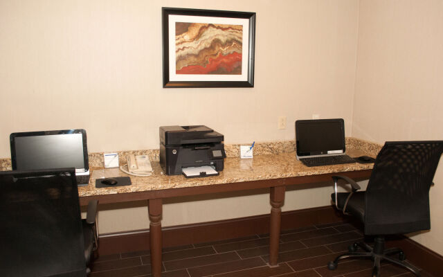 Holiday Inn Express Vernon - Manchester by IHG