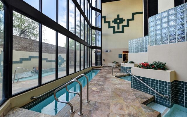 Holiday Inn Express & Suites Phoenix - Tempe by IHG