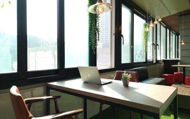 OYO Hostel Myeongdong 5