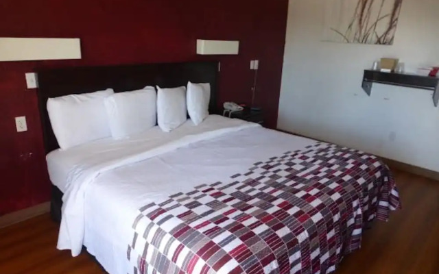 Motel 6 Florissant, MO