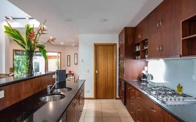 Four Mile Beach Retreat