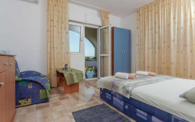 Beautiful Double Bed Room With Balcony and Sea View